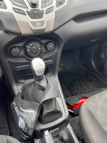 Imagen 17 de 19 de Ford Fiesta 1.6 Kinetic Titanium