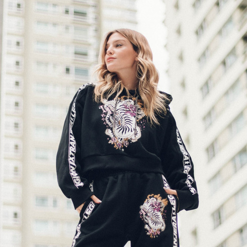 Buzo Hoodie Tigre Leyenda Negro
