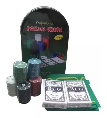 Mesa de juego de poker, con cartas y fichas Stock Photo