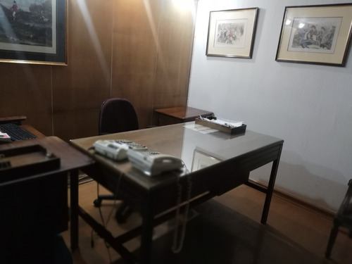 Excelente Oficina Agustinas / Ahumada