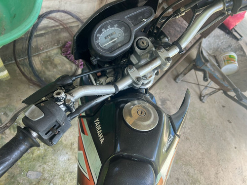 La Yamaha Xtz 125 Se Presenta Como Una Motocicleta Versátil.