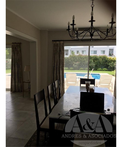 Bs As Village, Casa En Venta