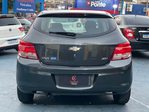 Chevrolet Onix Onix 1.0 MPI JOY 8V FLEX 4P MANUAL