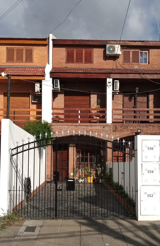 Imagen 10 de 30 de Triplex , Cochera 2 Autos, Dorm En Suite, Fondo Libre,
