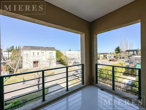 Casa En Venta Sobre Lote Interno En Los Alisos, Nordelta