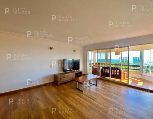 Departamento En Venta De 3 Dormitorios Mas Dependencia En Roosevelt, Punta Del Este, Uruguay