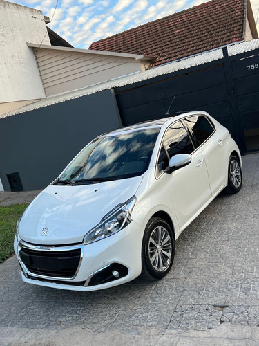 Peugeot 208 1.6 Feline