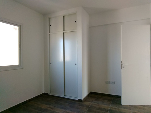 Imagen 7 de 14 de Vendo Departamento 2 Amb Muy Amplio Frente C/renta