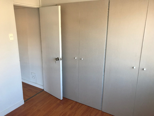 Deopartamento En Segundo Piso, Muy Central, Locomoción.