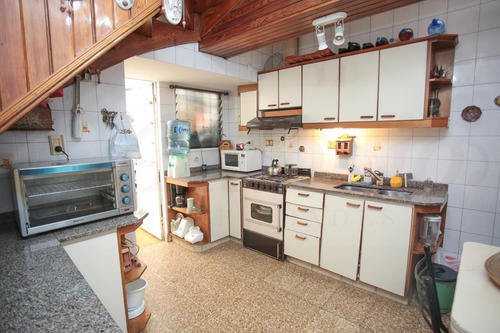 Imagen 14 de 30 de Casa Sobre Lote Propio Con 3 Dorm.y Posible Cuarto Dorm. Refaccionado- Flores