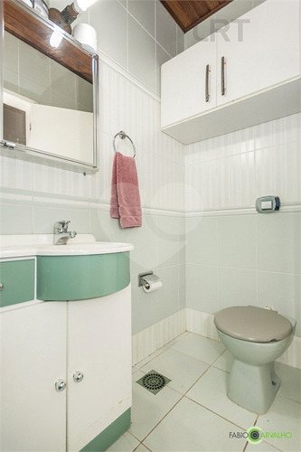 Imagem 25 de 30 de Vende Maravilhosa Casa, Três Quartos, Suíte, 5 Vagas De Garagem E Churrasqueira. - Reo617332