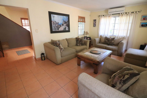 Casa 5 Amb. Venta Gral Pacheco Jardín Y Pileta