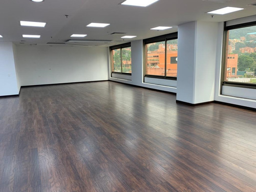 Imagen 5 de 8 de Oficina En Arriendo En Bogota- Santa Bárbara 170 M2