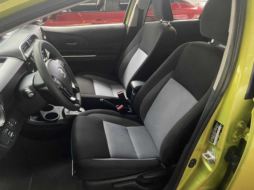 Imagen 11 de 13 de Toyota Prius C Híbrido