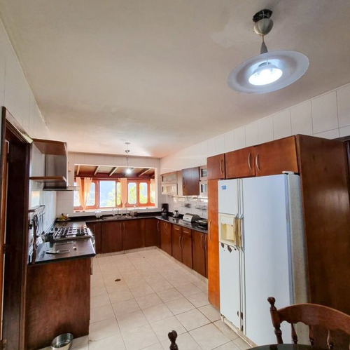 Imagen 7 de 19 de Casa Con Hermosa Vista, Para Remodelar En Los Naranjos - El Hatillo