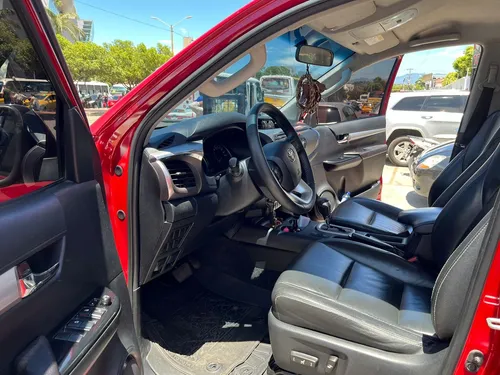 Toyota Hilux Srv Diesel 2.8 At 4x4