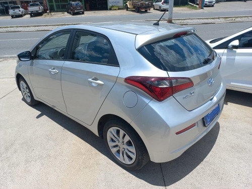 Imagem 7 de 15 de Hyundai Hb20 Comfort Plus 1.0 2019 Prata