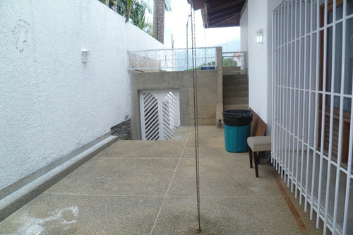 Imagen 11 de 14 de Venta Amplia Y Cómoda Casa De 1.199mts. Cumbres De Curumo En Calle Cerrada