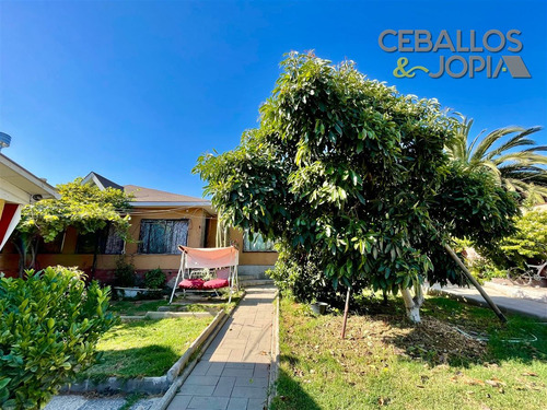Casa En Venta De 6 Dorm. En Quilpué