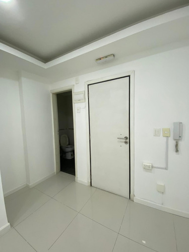 Apartamento En Cordón Ideal Oficina