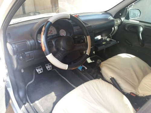 Corsa Hatch 2001, Quatro Portas, Básico Sem Ar-condicionado