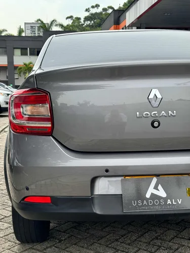 Renault Logan 1.6 Privilege / Intens