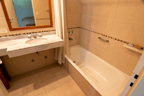 Casa En Venta 5 Amb + Dep En Los Cardales C Club