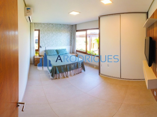 Casa Belíssima À Venda Em Praia Do Forte - 5/4, Sendo 5 Suítes, Toda Mobiliada E Decorada! - Ca00459
