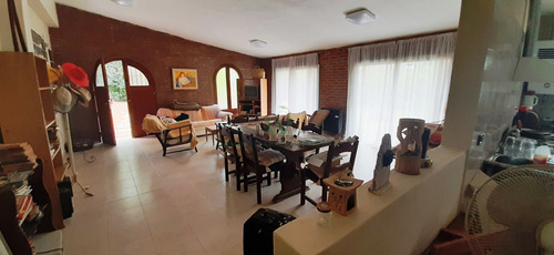 Casa De 207m2 En Villa Ciudad Parque, Los Reartes .(cod 552)