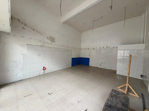 Local Comercial En Independencia (plaza Chacabuco)