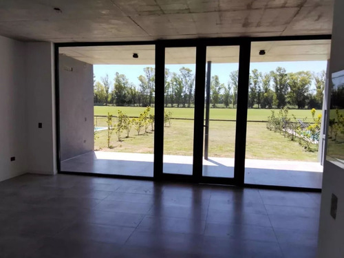 Casa 4 Ambientes A Estrenar En Venta La Cañada Polo Club