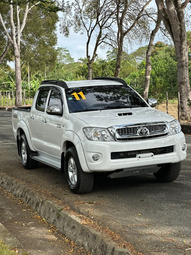 Toyota  Hilux  Srv 