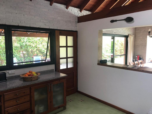 Casa En Alquiler De 3 Dormitorios En Impecable Estado Amoblada Y Equipada