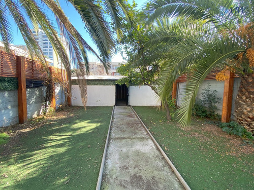 Amplia Casa - Oficina En Venta En El Mejor Barrio De Ñuñoa
