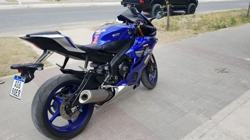 Yamaha R6
