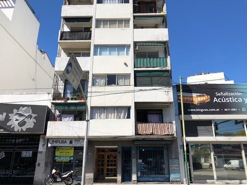 Imagen 10 de 10 de Depto 4 Amb + Escritorio Con 3 Patios!!!baño Y Toilete - Cocina Comedor!