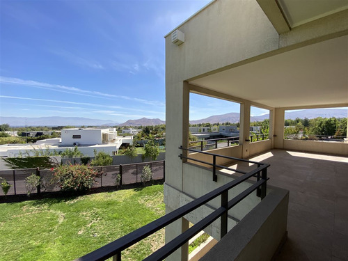 Casa En Venta De 4 Dorm. En Colina