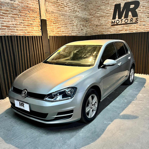 Imagen 3 de 24 de Volkswagen Golf 2016 1.6 Trendline