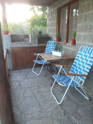 Imagen 7 de 17 de Cabañita Con Pileta En Villa Rumipal..!! Abierto Todo El Año