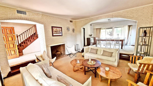 Imagen 4 de 26 de Casa Chalet De 2 Plantas Con Pileta En Venta En San Isidro, Santa Rita
