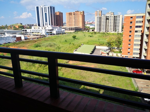 Imagen 13 de 14 de Si Has Soñado Con Mudarte A Vivir O Invertir En Uno De Los Edificios Mas Exclusivos De Puerto Ordaz, Esta Es Tu Oportunidad. Venta De Apartamento En Resd. Braga Park
