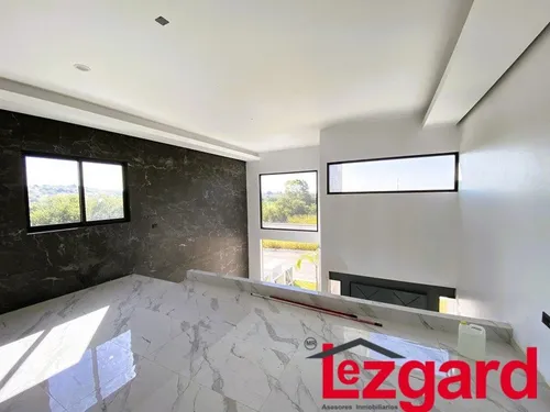 Esta Casa Ha Sido Cuidadosamente Diseñada Para Combinar La Belleza Estética Con La Funcionalidad. Cada Rincón De Esta Propiedad Refleja Una Atención Meticulosa A Los Detalles, Desde Los Acabados De Al