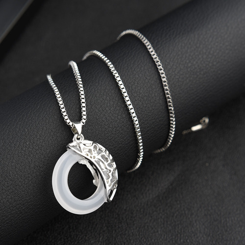 Colar De Casal Com Pingente Redondo Preto E Branco Com Pinge