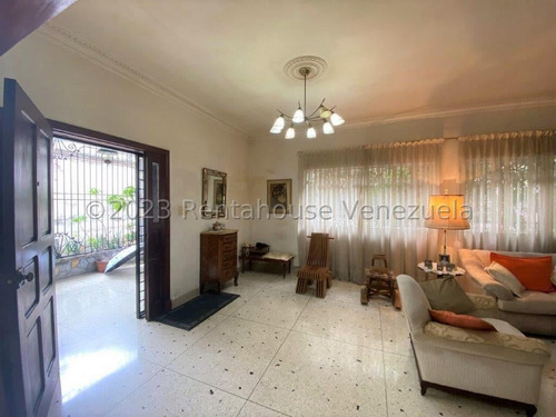Casa En Venta En La Florida Caracas 2 Niveles Terraza Vista Al Avila