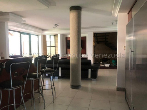 Se Vende Casa Tipo Townhouse Espaciosa, Amplia Inm, Con Cocina Empotrada Concepto Abierto E Integrada A La Sala Y Patio, Pisos De Porcelanato, Pozo Y Planta Electrica 100%. Altos De Guataparo