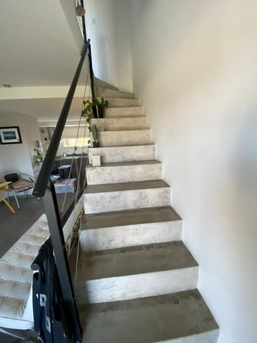 Triplex En Venta 2 Dormit. Garage . Patio.