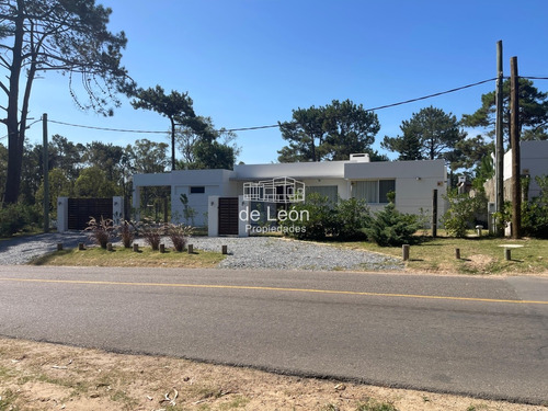 Moderna Casa De 3 Dormitorios A Estrenar En La Barra