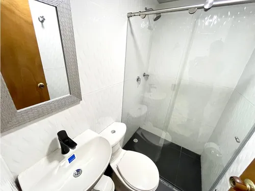 Apartamento En Venta En Laureles, Medellín Con Parqueadero Cubierto