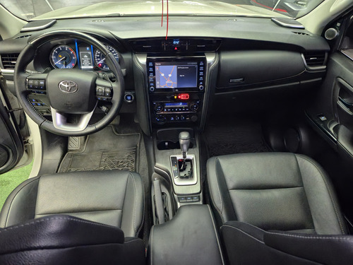 Toyota SW4 SRX 2.8 4x4 AT