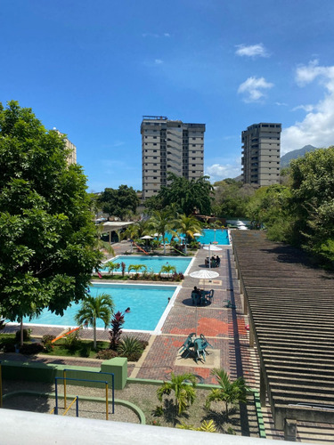 Apartamento En Venta En Club Parquemar La Guaira